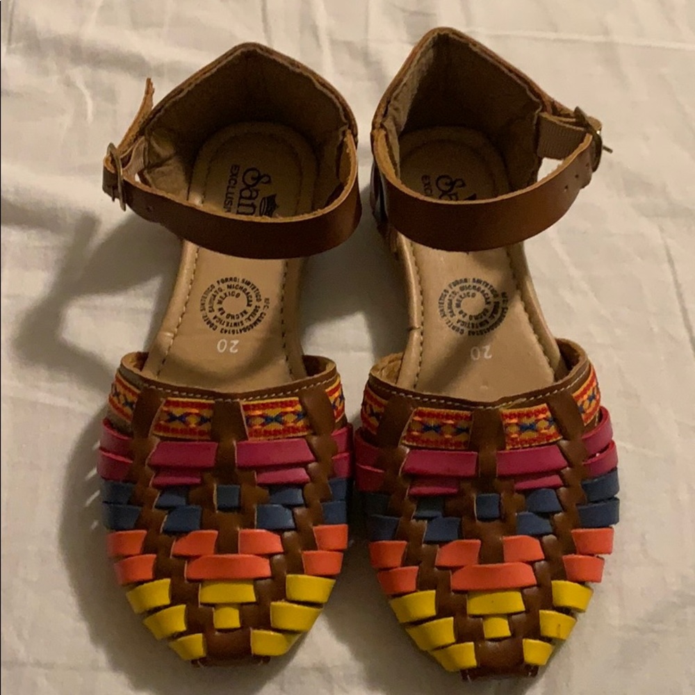 Girl huaraches